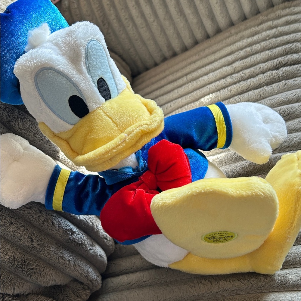 Disney Store Donald Duck Plush 19” Tall Store Exclusive Authentic Original